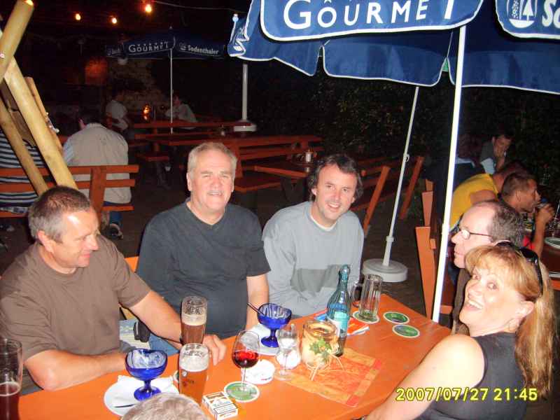 bei Bier und Wein