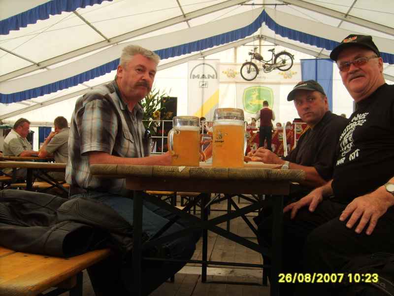 Weißwurstessen mit Russenmaß