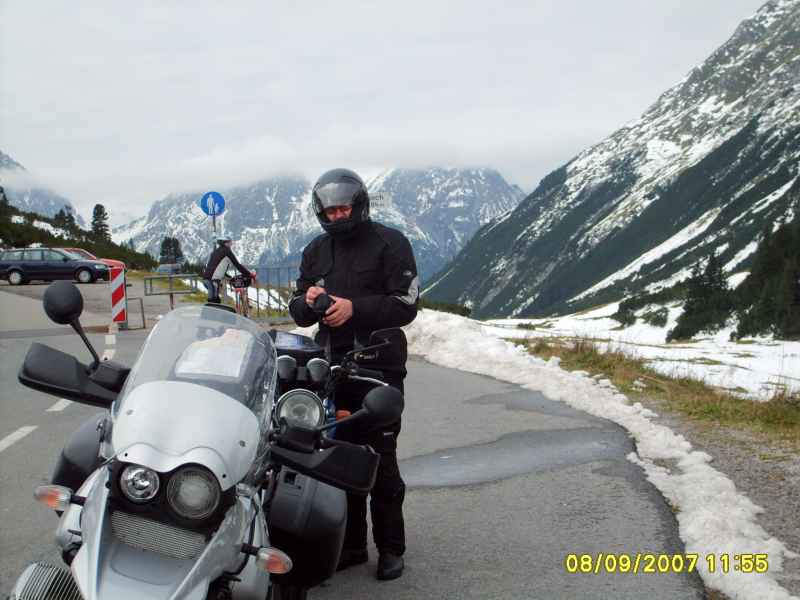 Pause am Hahntennjoch